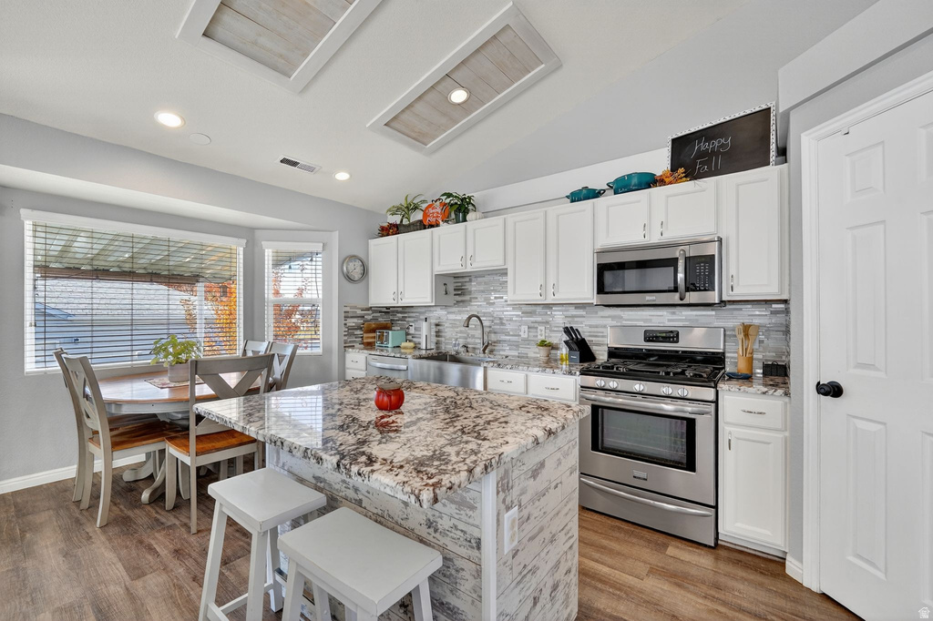 214 S LARKIN LN Kaysville, UT 84037