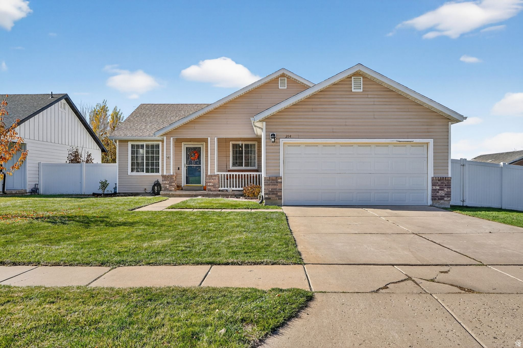 214 S LARKIN LN Kaysville, UT 84037