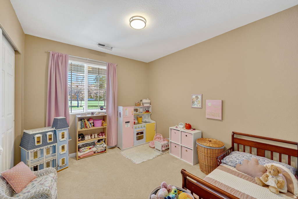 214 S LARKIN LN Kaysville, UT 84037