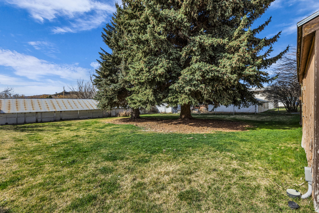 2070 S STATE ROAD 32 Wanship, UT 84017