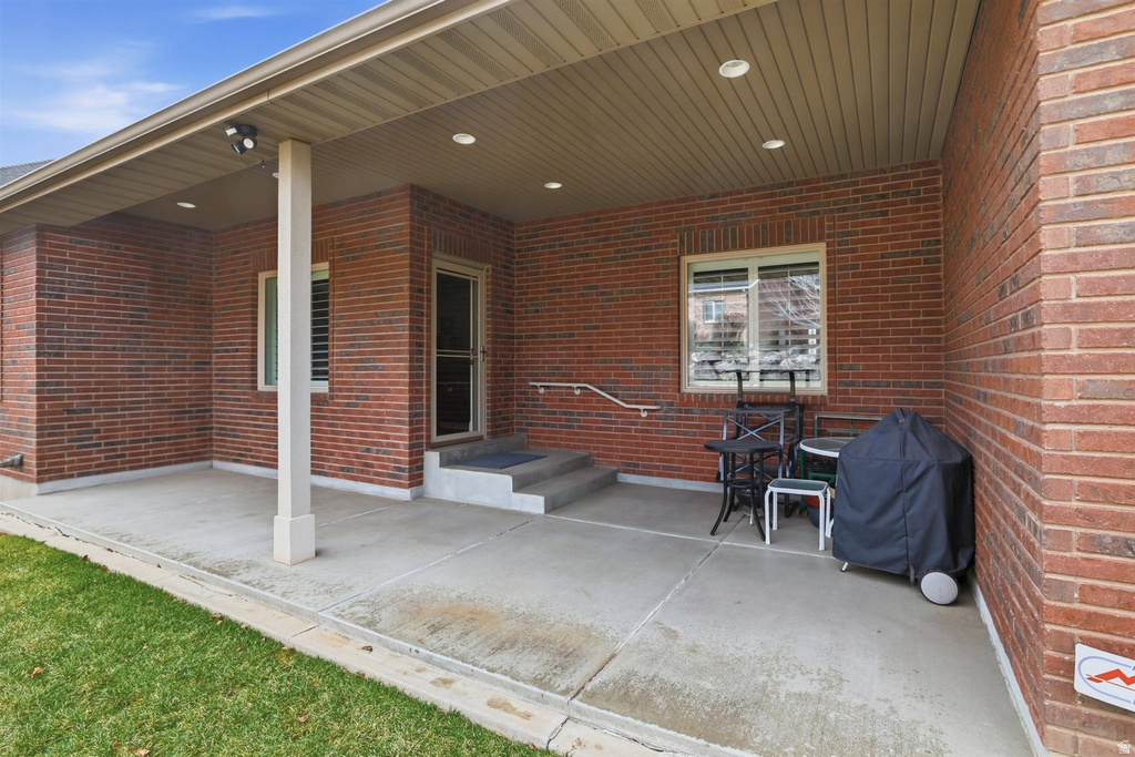 5538 S ELDERBERRY CT Ogden, UT 84403