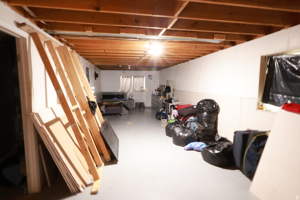 6614 W KING VALLEY DR West Valley City, UT 84128