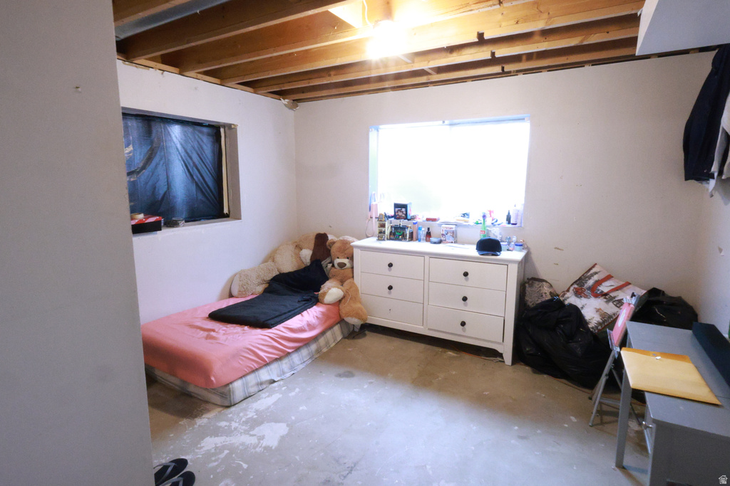 6614 W KING VALLEY DR West Valley City, UT 84128