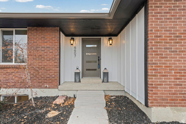 6607 S 2300 E Cottonwood Heights, UT 84121