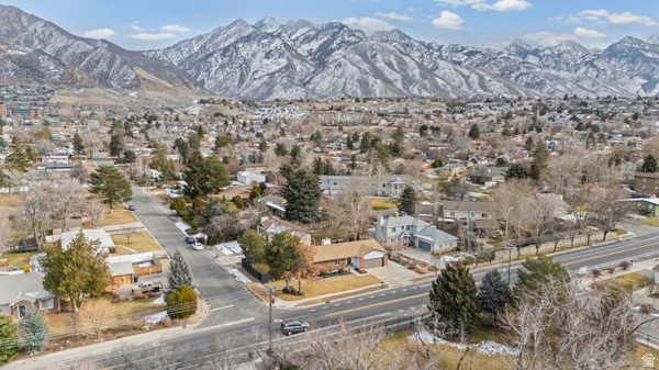 6607 S 2300 E Cottonwood Heights, UT 84121