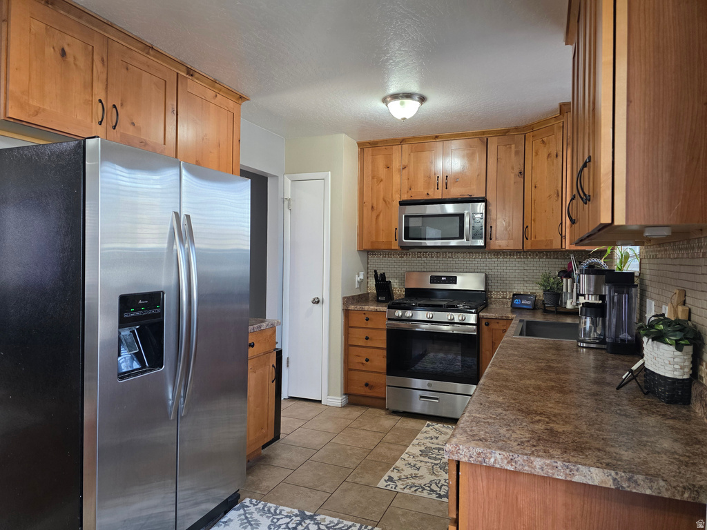 7933 S 2940 W West Jordan, UT 84088