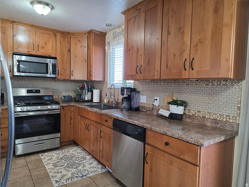 7933 S 2940 W West Jordan, UT 84088