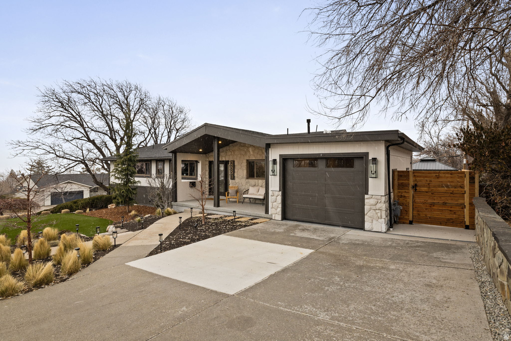 2551 E SHERWOOD DR Salt Lake City, UT 84108