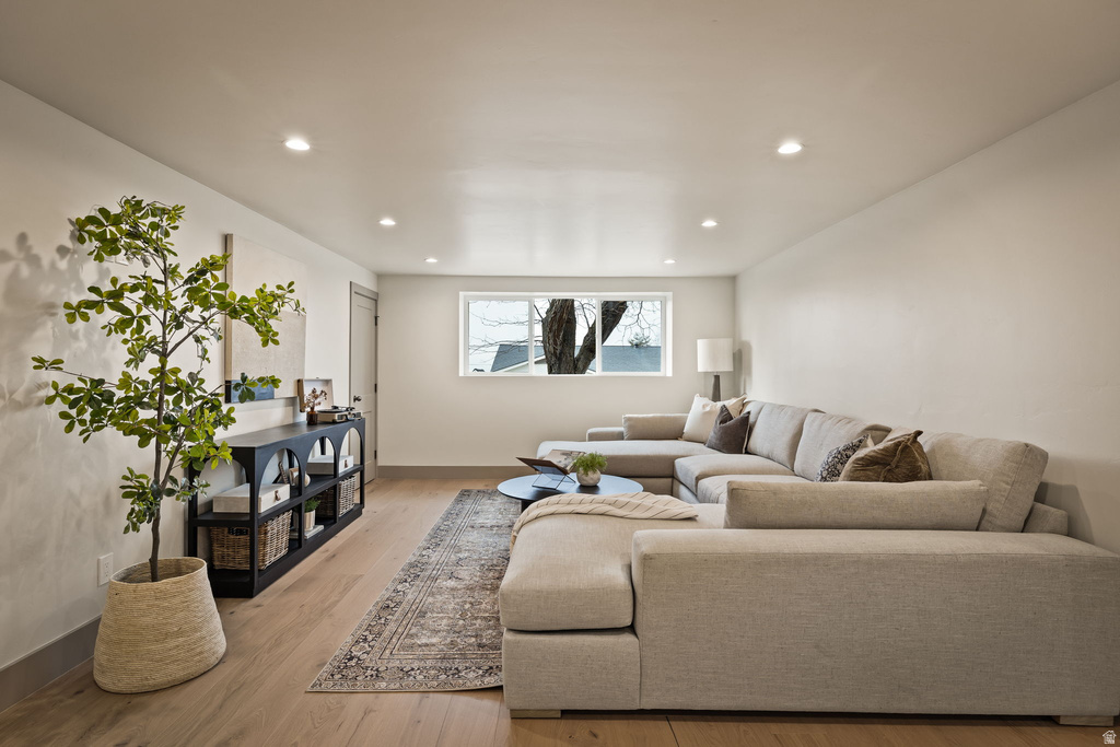 2551 E SHERWOOD DR Salt Lake City, UT 84108