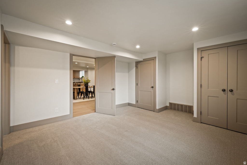 2551 E SHERWOOD DR Salt Lake City, UT 84108