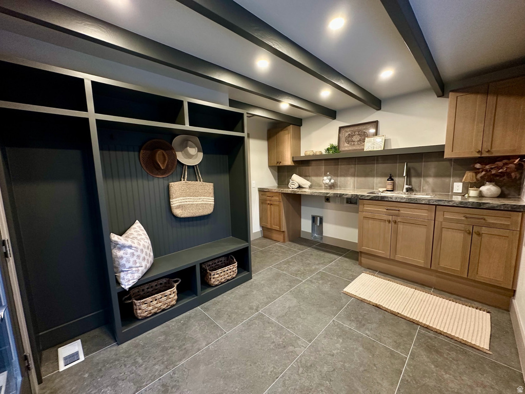 2551 E SHERWOOD DR Salt Lake City, UT 84108