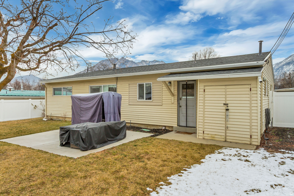 6852 S MEADOW DR Cottonwood Heights, UT 84121