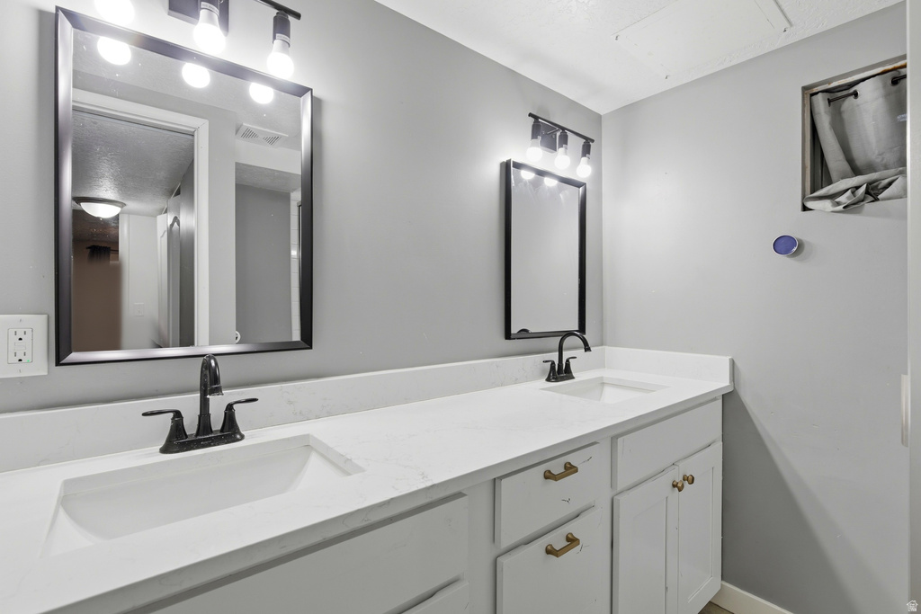 328 E ISGREEN CIR Tooele, UT 84074