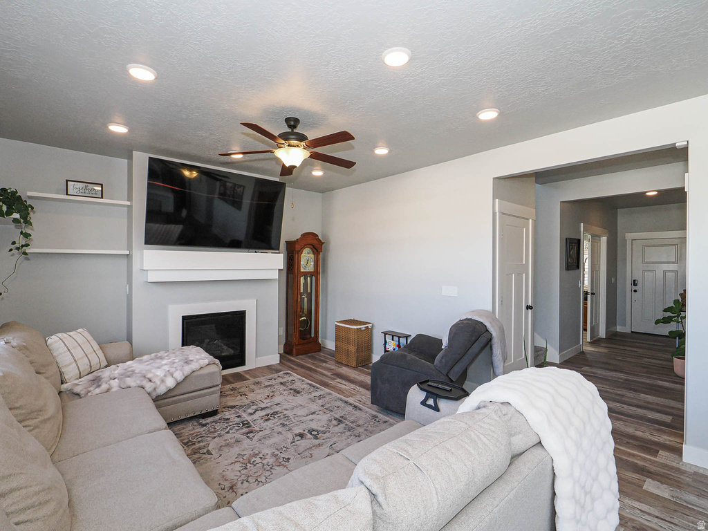 582 W DURFEE ST Grantsville, UT 84029