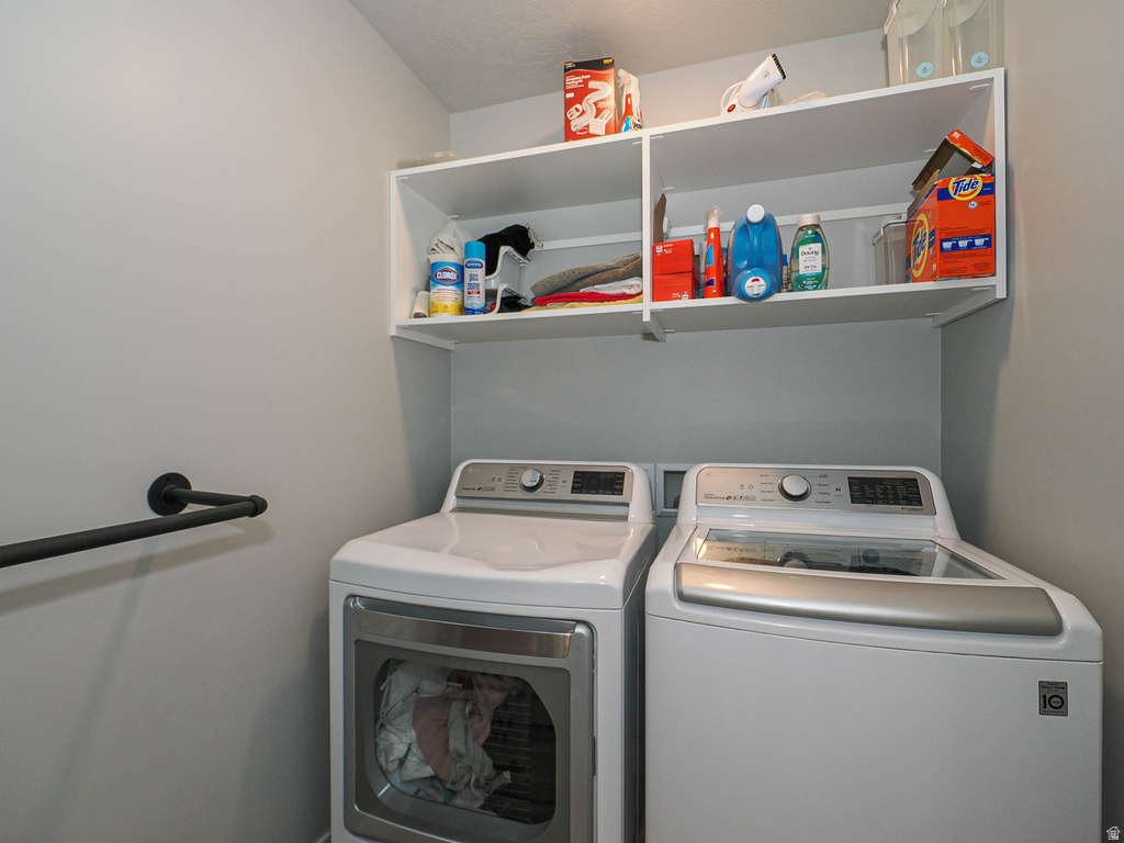 582 W DURFEE ST Grantsville, UT 84029