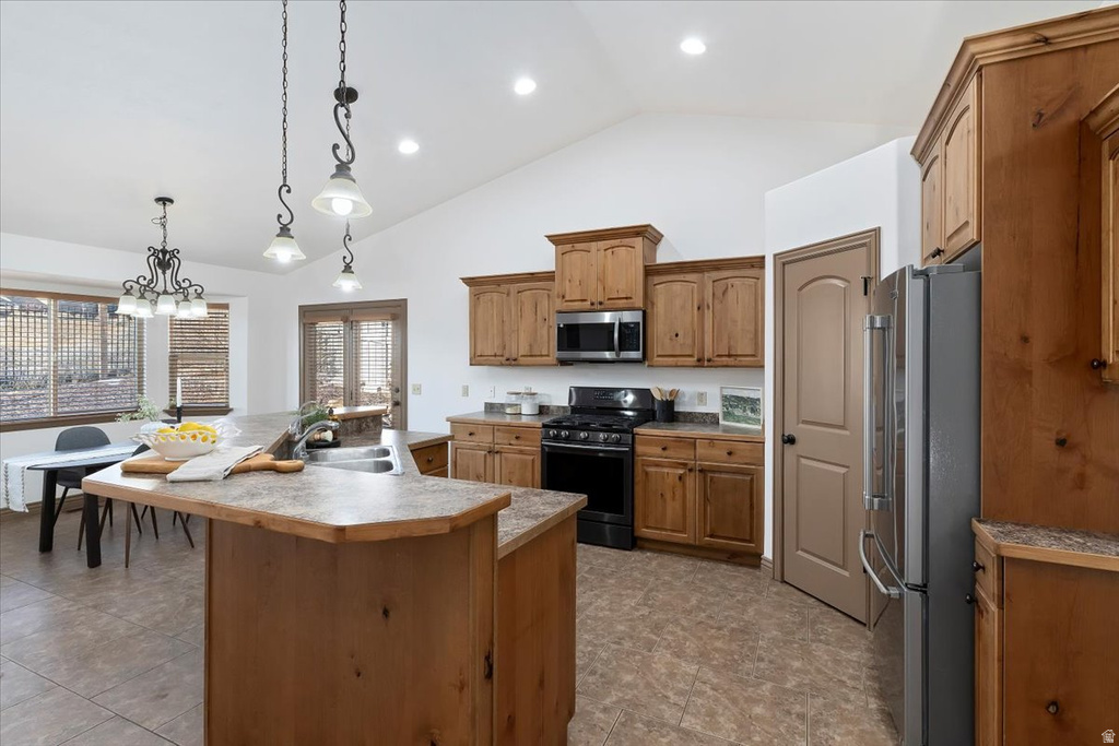 9021 N CLUBHOUSE LN Eagle Mountain, UT 84005