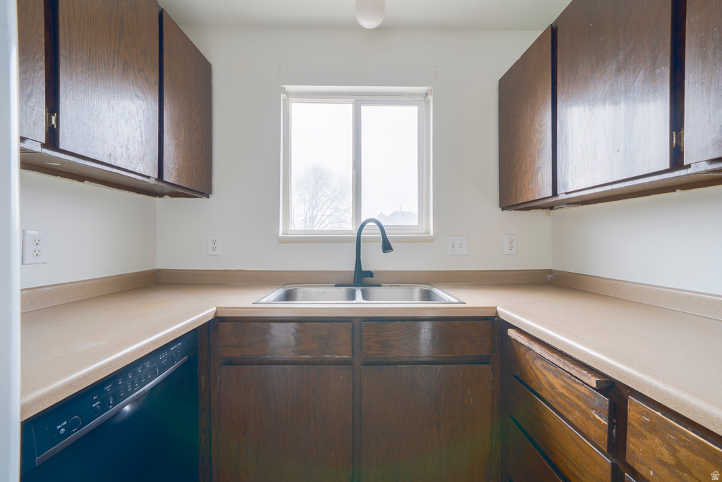 8088 W EMERSON CIR Magna, UT 84044