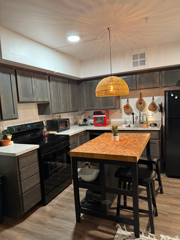 443 KANE CREEK BLVD #B210 Moab, UT 84532