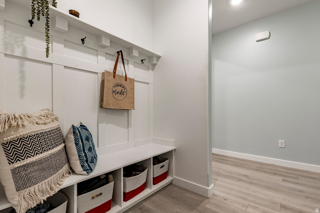 8725 W BECKVILLE DR Magna, UT 84044