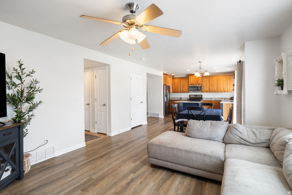 5705 MAST LN Stansbury Park, UT 84074