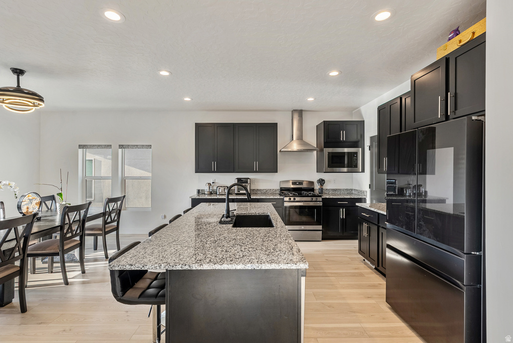 915 N EVELYN ST Farmington, UT 84025