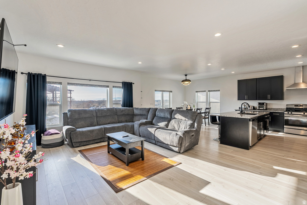 915 N EVELYN ST Farmington, UT 84025