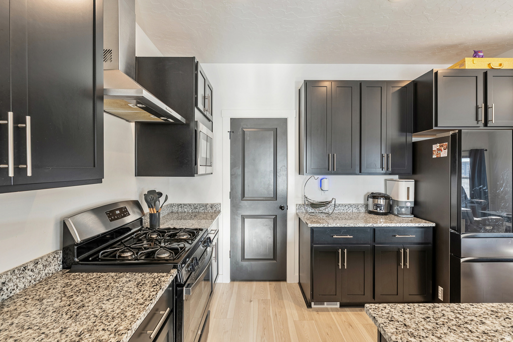 915 N EVELYN ST Farmington, UT 84025