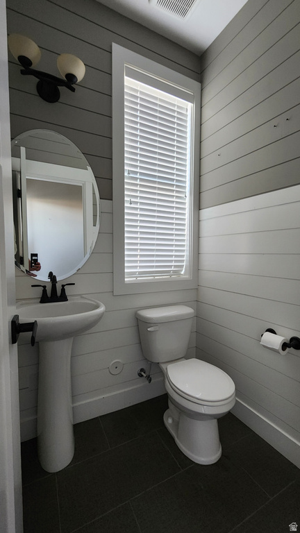 1951 W PARKVIEW DR Syracuse, UT 84075