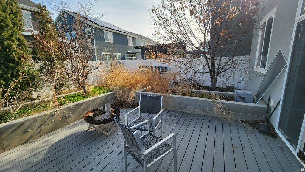 1951 W PARKVIEW DR Syracuse, UT 84075