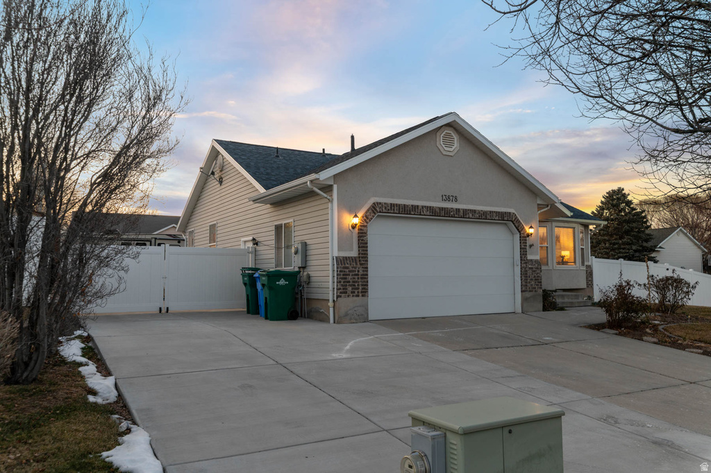13878 S SHAGGY PEAK DR Riverton, UT 84096