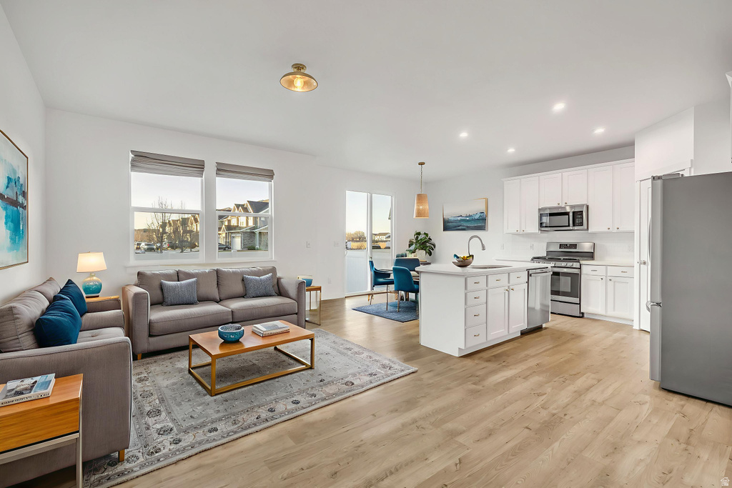 1058 S LILAC WAY Mapleton, UT 84664