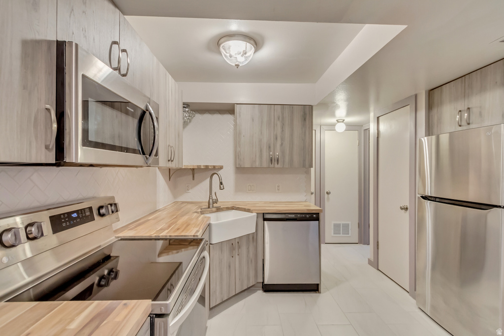 2220 E MURRAY HOLLADAY RD #414 Holladay, UT 84117