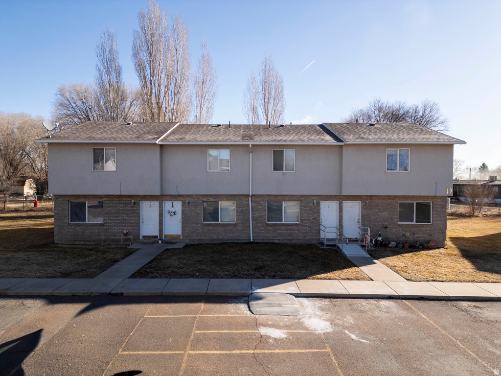 275 S 300 E Roosevelt, UT 84066