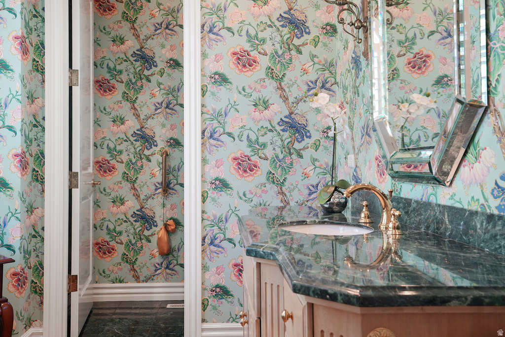 2051 E NORMANDYWOODS CT Holladay, UT 84117