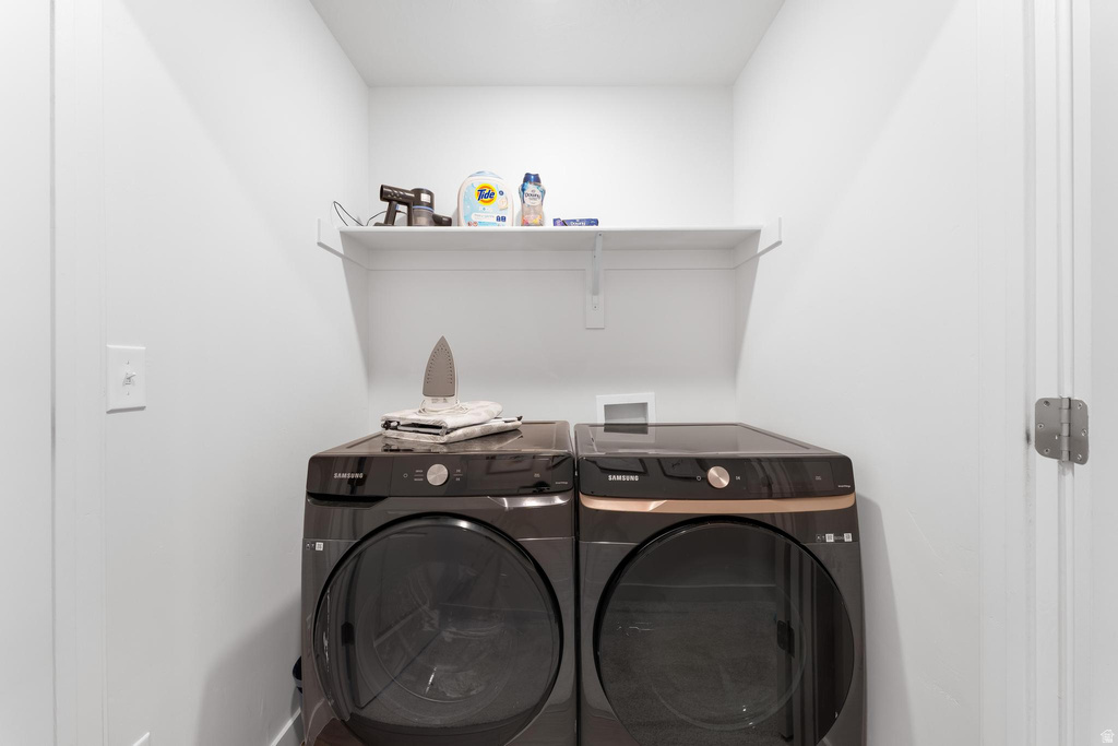 933 W LUCKY CLOVER DR Saratoga Springs, UT 84045