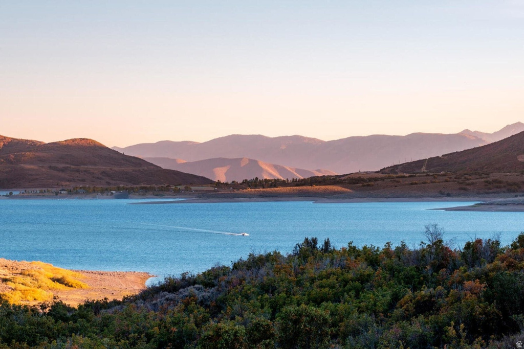 369 E KAYAK DR #204 Hideout, UT 84036