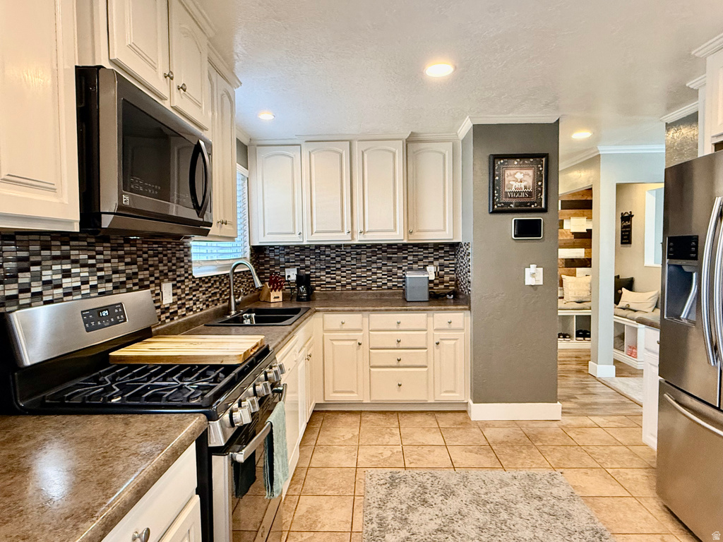 1886 W BEN AIR DR Taylorsville, UT 84129