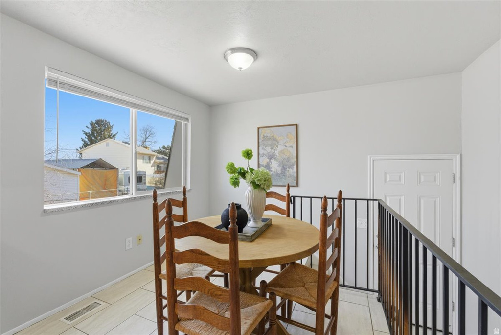 6635 S SOMERSET DR West Jordan, UT 84084