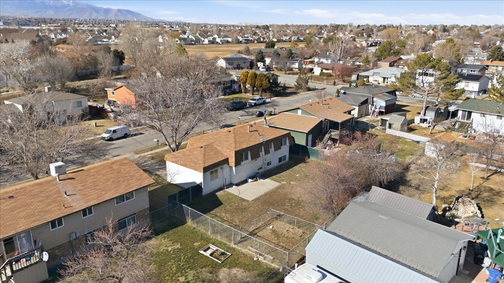 6635 S SOMERSET DR West Jordan, UT 84084