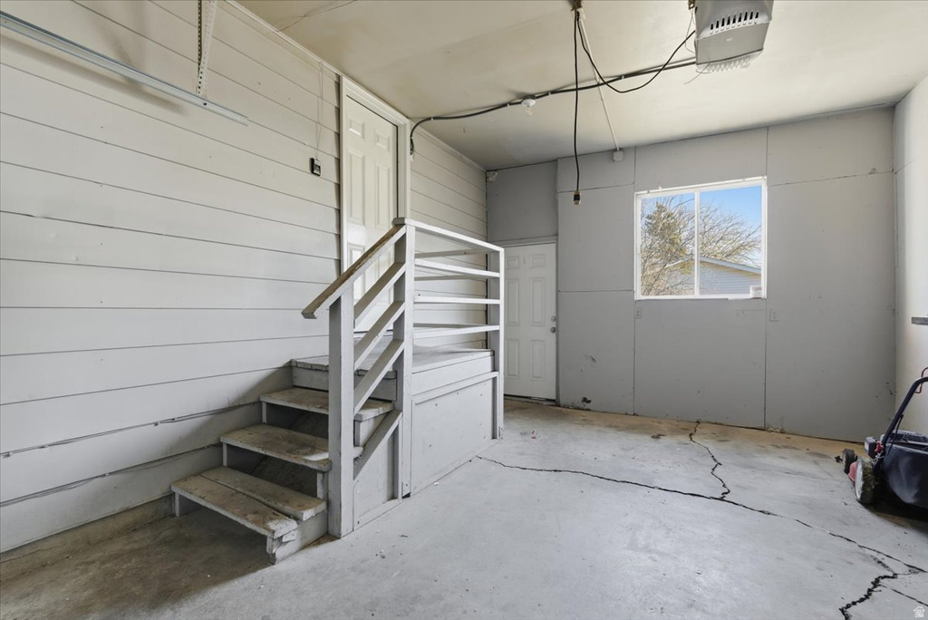 6635 S SOMERSET DR West Jordan, UT 84084