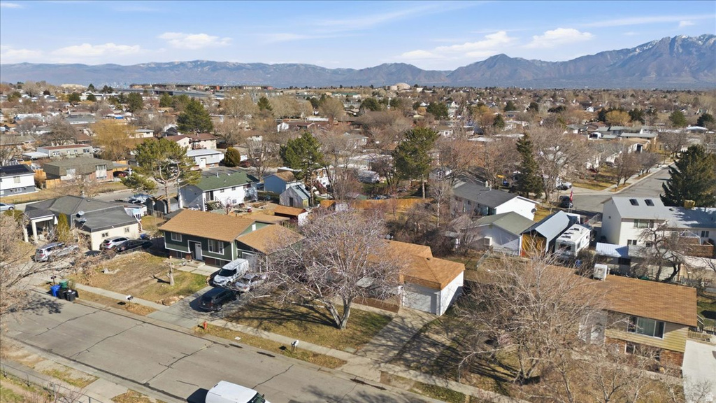 6635 S SOMERSET DR West Jordan, UT 84084