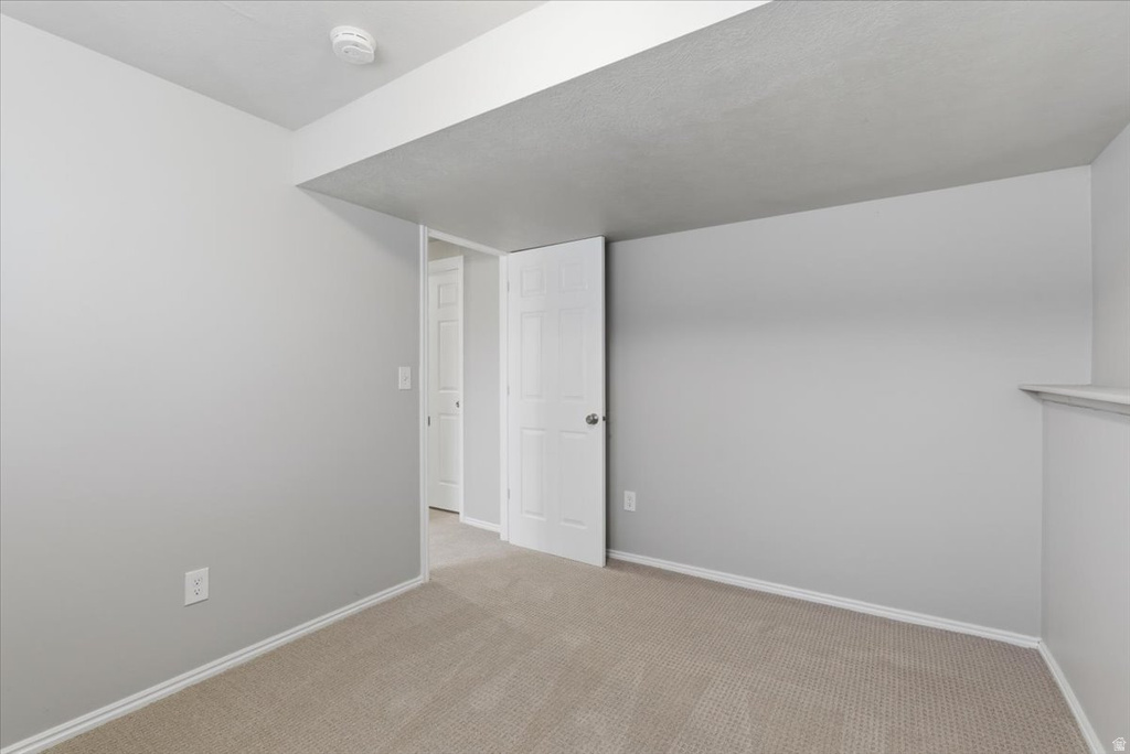 6635 S SOMERSET DR West Jordan, UT 84084