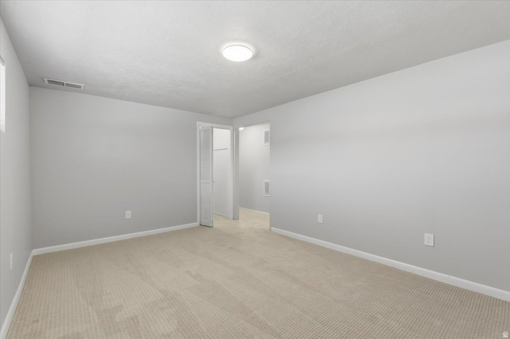 6635 S SOMERSET DR West Jordan, UT 84084