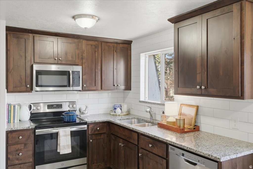 6635 S SOMERSET DR West Jordan, UT 84084