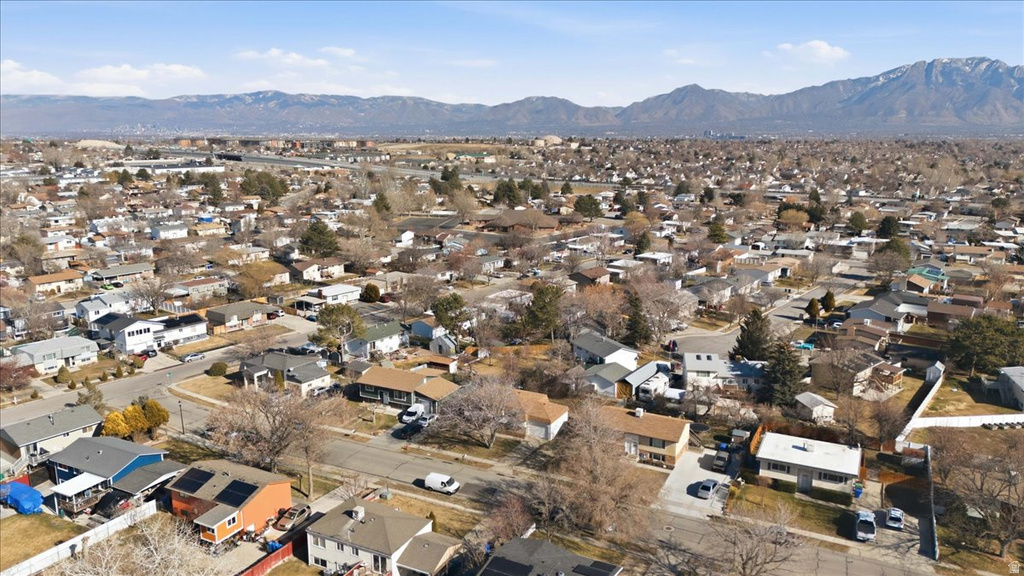 6635 S SOMERSET DR West Jordan, UT 84084