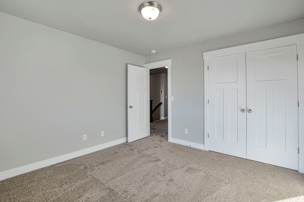 2459 W GLOVER LN West Haven, UT 84401