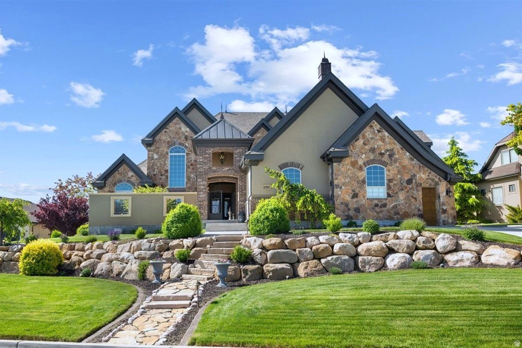 1767 S CENTENNIAL BLVD Saratoga Springs, UT 84045