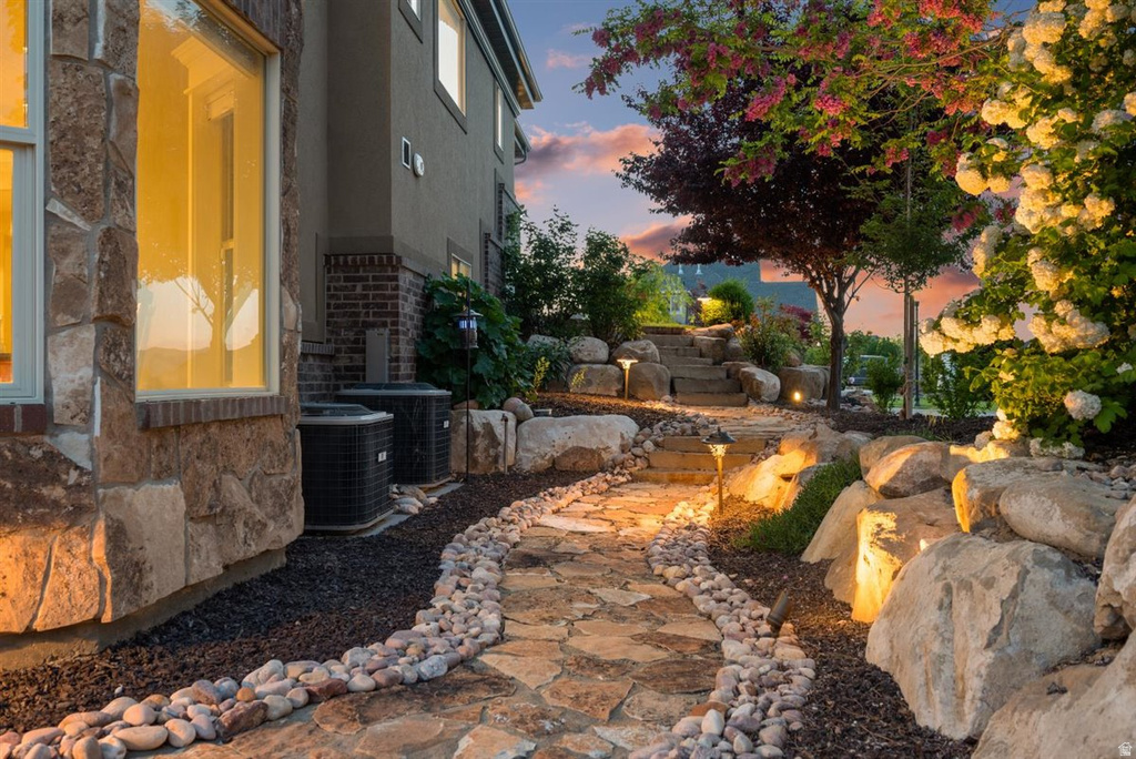 1767 S CENTENNIAL BLVD Saratoga Springs, UT 84045