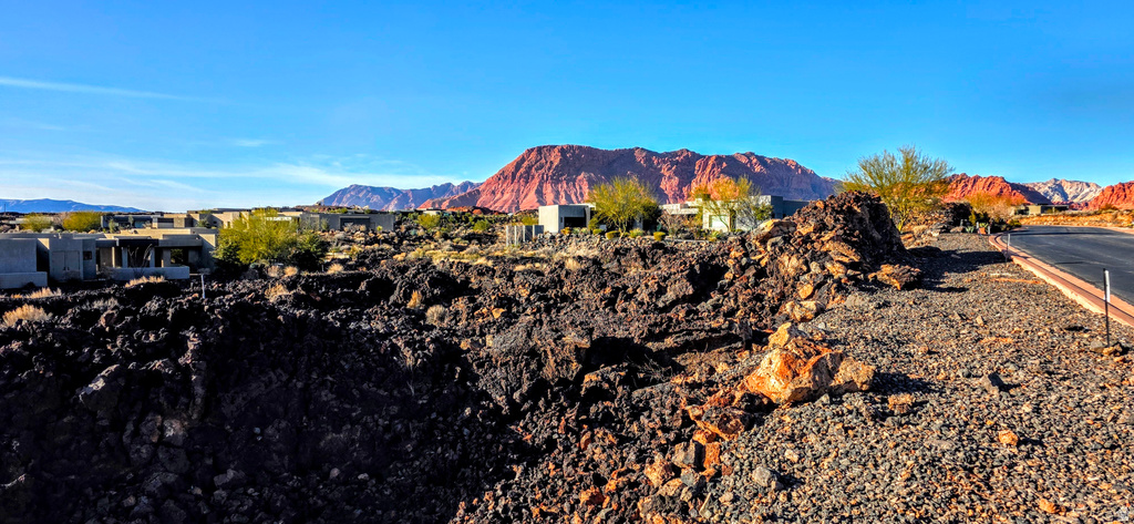 2427  TACHEENE DR St. George, UT 84770