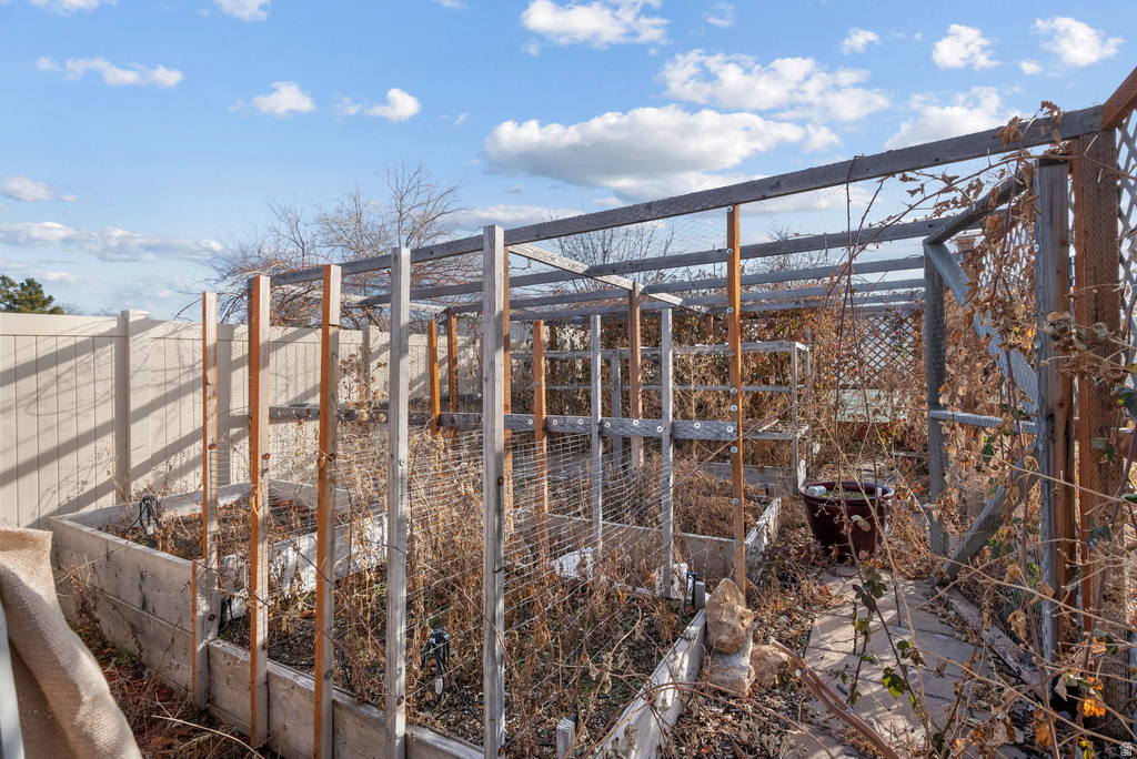 6479 W KINGS DR West Valley City, UT 84128